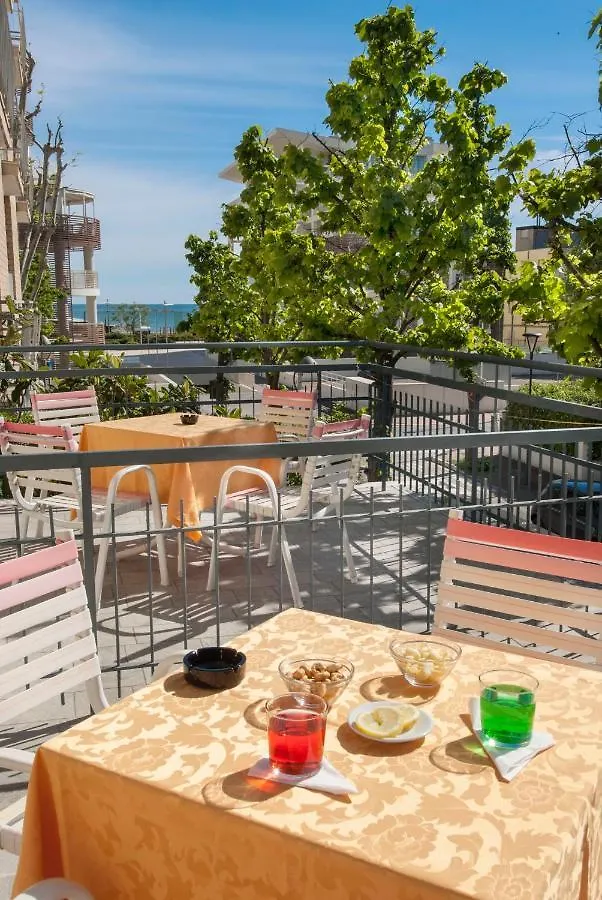 Hotel Holiday Sunshine Summer Misano Adriatico 3*,  Italia